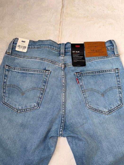 VAND Blugi Levi's NOI