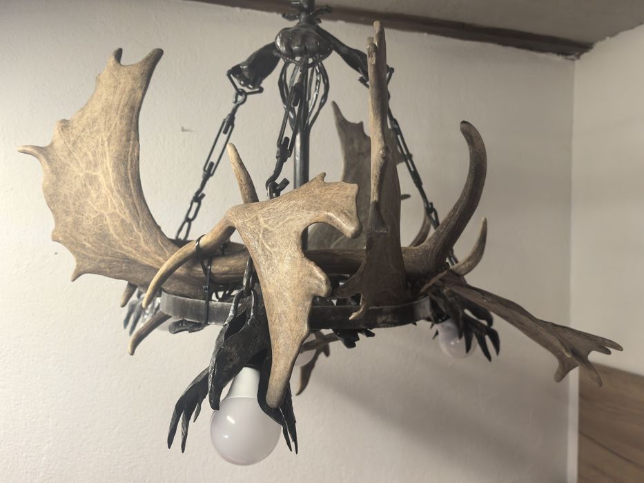 Ръчно кован полюлеи