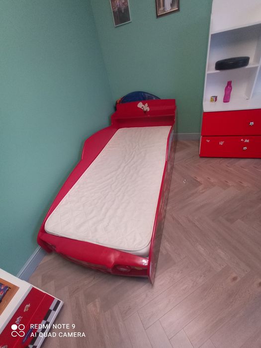 Продам кровать машина