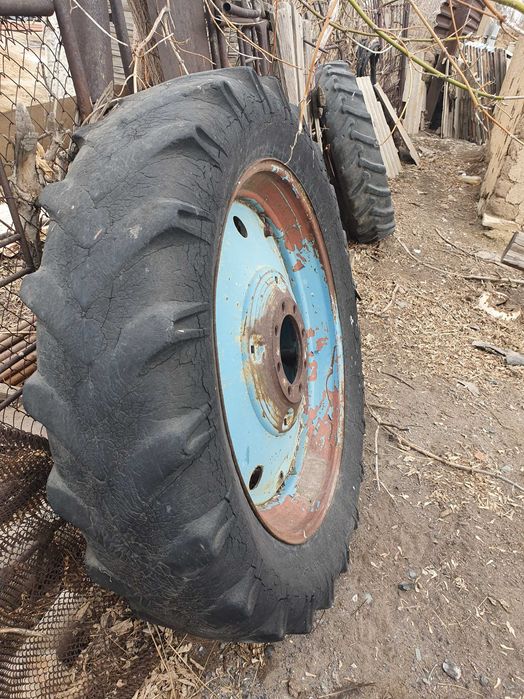 Продам колеса (задние) на трактор Т 40