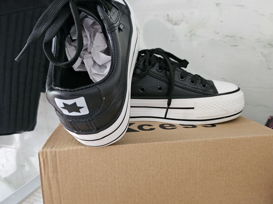 Дамски черни кецове