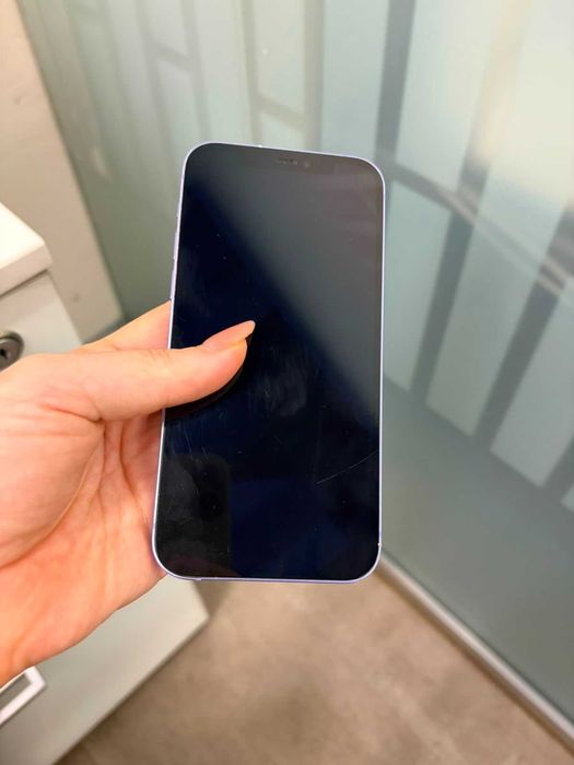 Продам iPhone 12