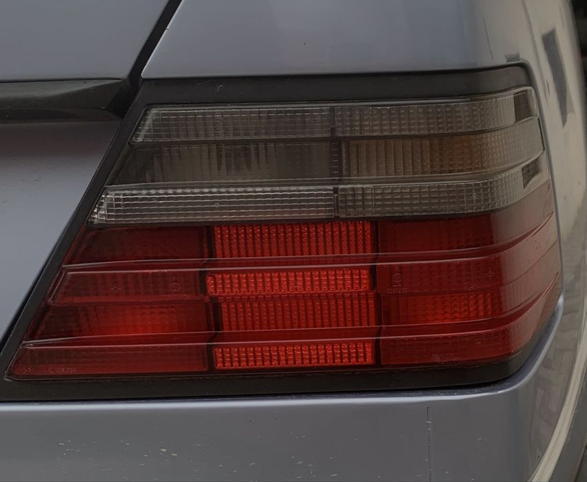 Фонарь на Mercedes w124 оригинал