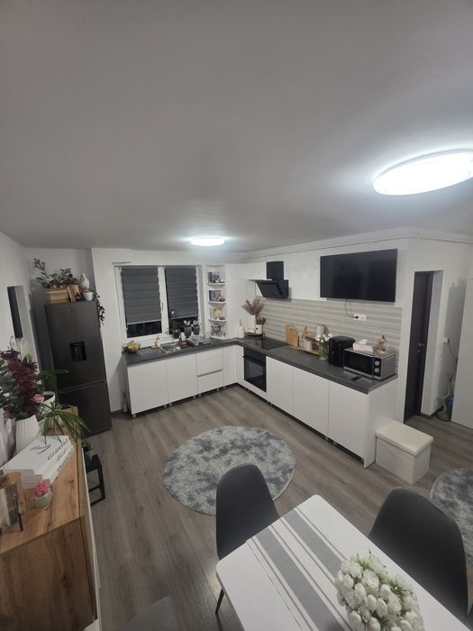 PF - vând apartament  zona Metro/Vivo, strada Răzoare