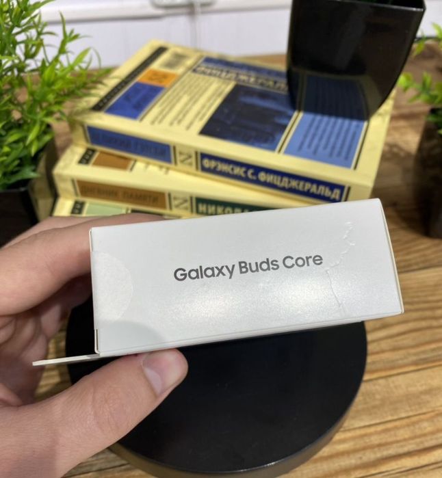 Наушники Samsung Buds Core белый