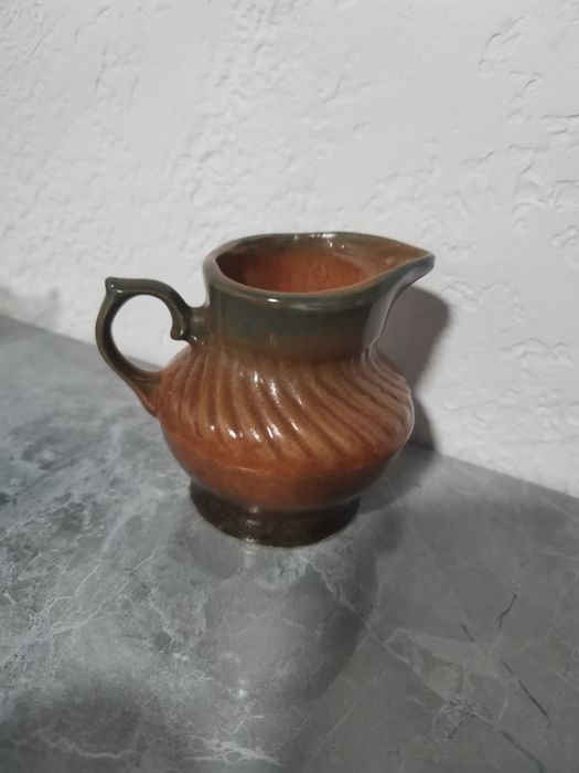 Молочник белый и керамический