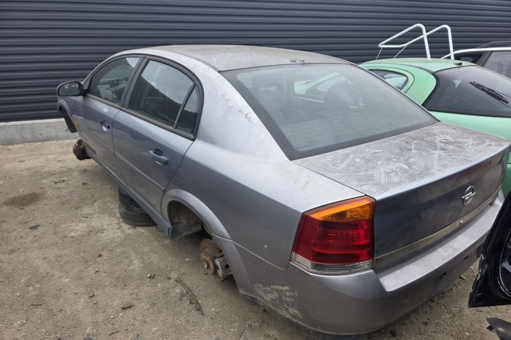Lampa / Tripla stop dreapta pe aripa Opel Vectra 2003 1.6 MT (105 hp)