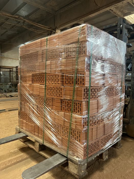 Керамический красный кирпич