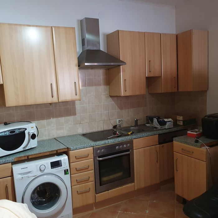 Mobilă pentru bucătărie utilată