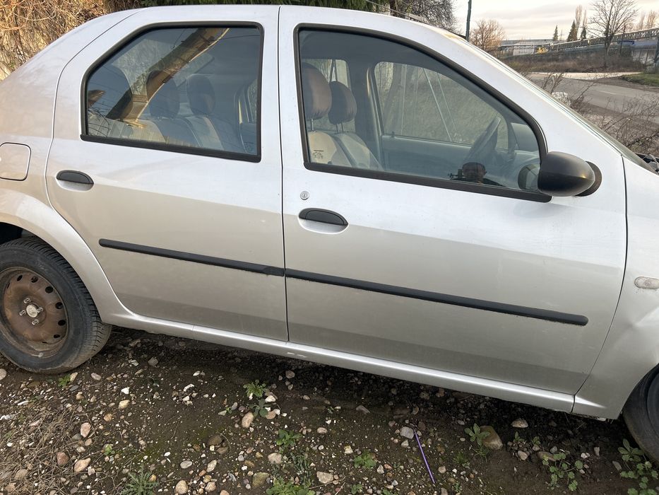 Usa laterala dreapta spate Dacia logan an 2008
