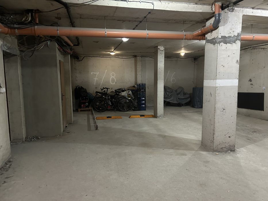 Дава се под наем Гараж / Паркомясто в Варна, Конфуто - 12 кв.м за 127.5 € - Снимка #1