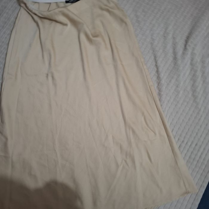 Fusta de satin bej