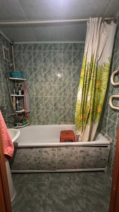 Продается 4х- комн.кв на 8 микрорайоне