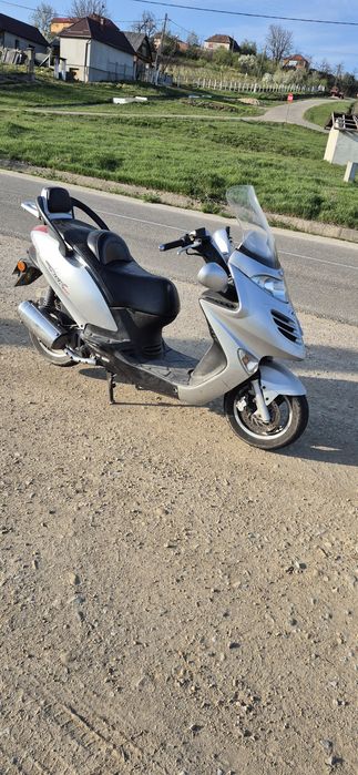 Vând kymco 125cc