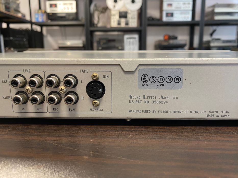 Графичен еквалайзер JVC