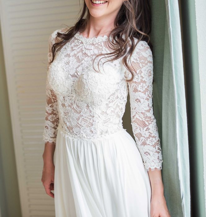 Rochie de mireasa din broderie si voal