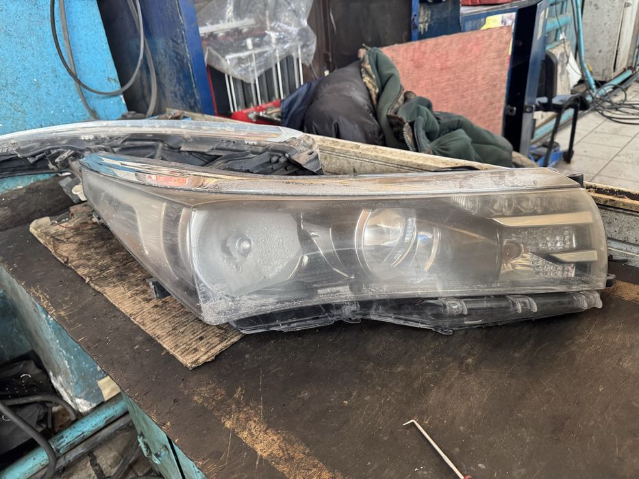 Фары передние Corolla 2013г. 180 кузов