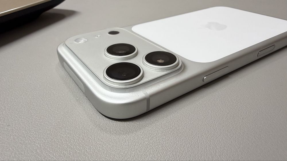 Iphone 17 pro 512 mb