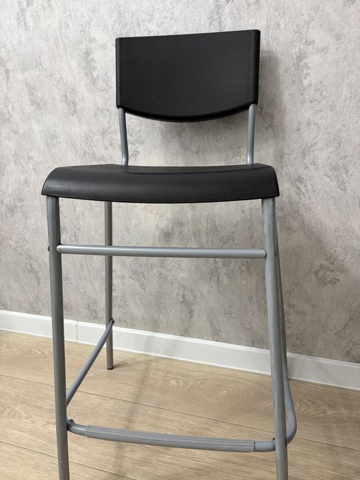 Стулья IKEA полубарные