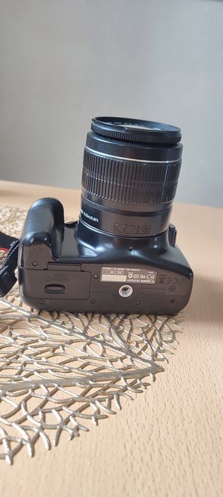 Продам фотоаппарат Canon EOS 1100D