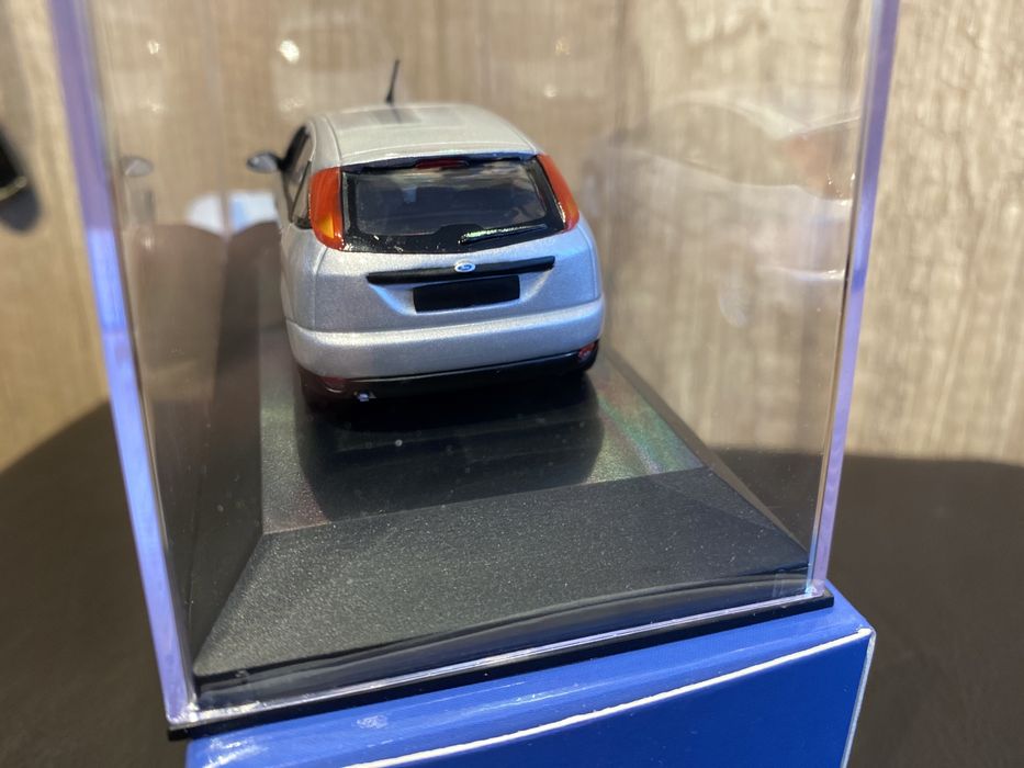 Minichamps Ford FOCUS an 1999 5 usi macheta metalică scara 1:43