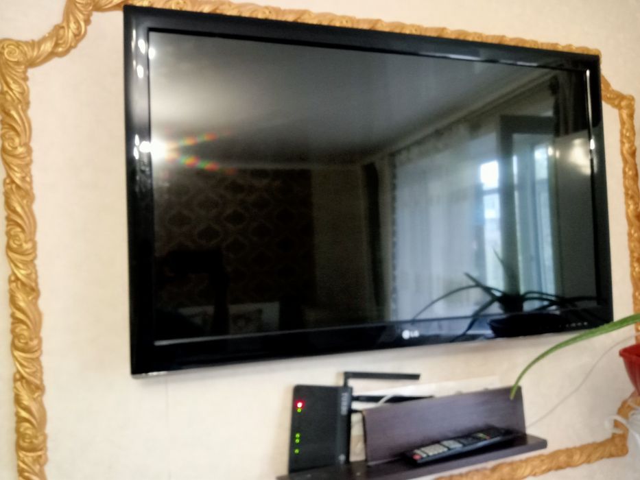 Продается телевизор ЖК,в отличном состояний,диагональ 105 см.