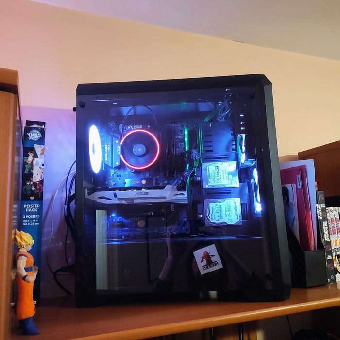 Vând calculator+ periferice GPU 8GB 256bit, CPU RYZEN 7 2700, 16GB RAM