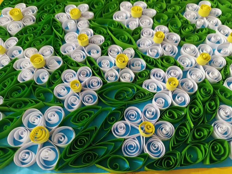 Yosh mushukdagi katta sikning fotosurati