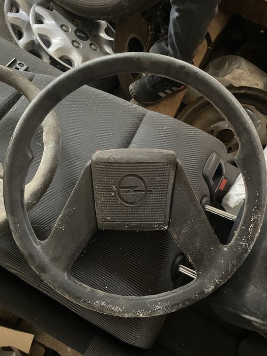 Волан Опел и Форд