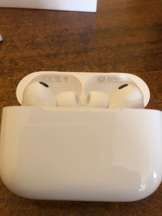 AirPods Pro 3 noi fara eticheta