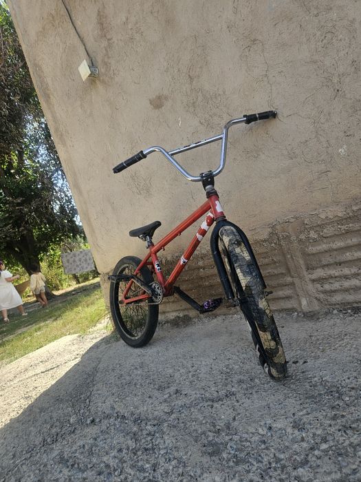Велосипед BMX . Трюковый