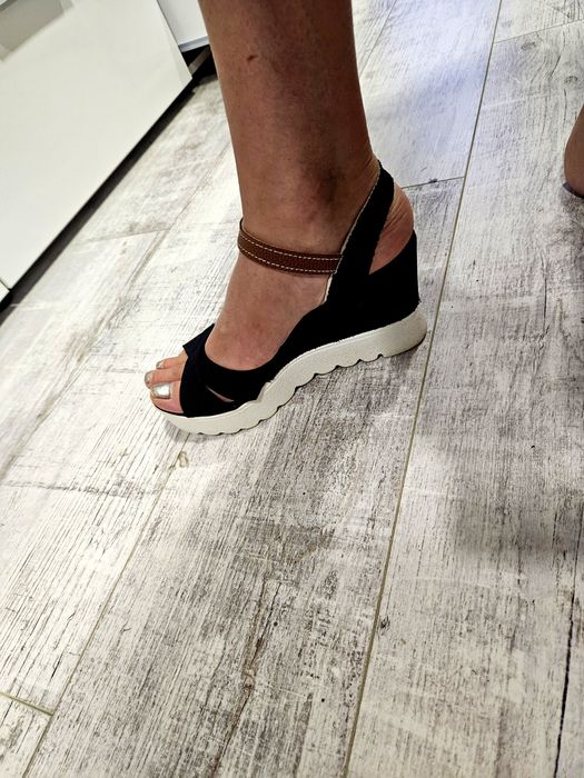 Дамски сандали на платформа