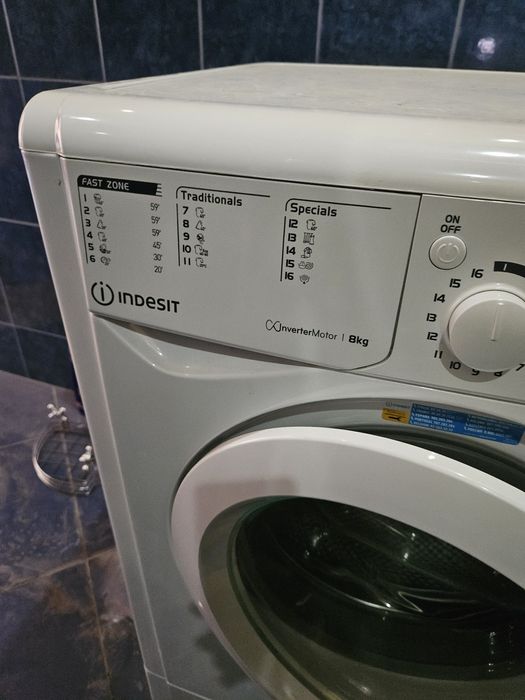 Пералня Индезит почти нова