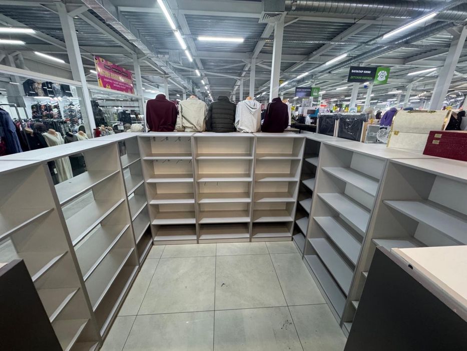 Продам витрины/стеллажи