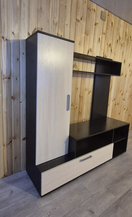 Продам шкаф-горку под ТВ