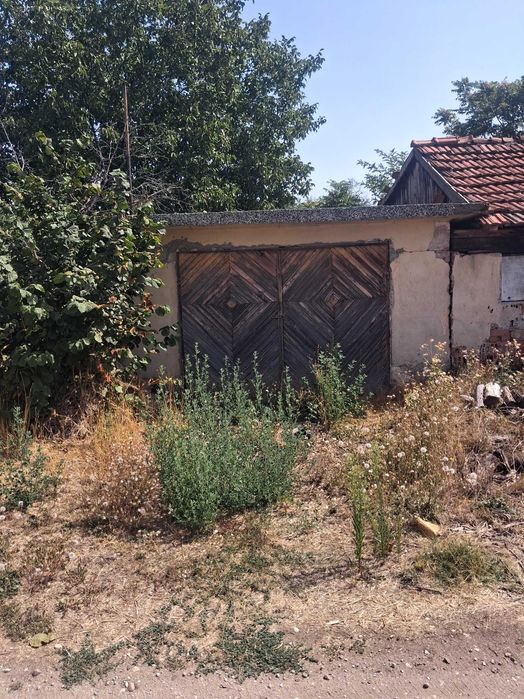 Продавам къща в село Каменец/Плевенско