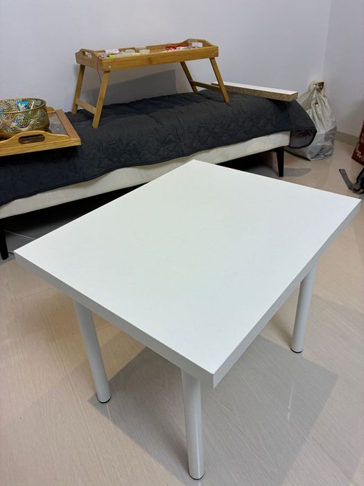 Măsuță de cafea alba