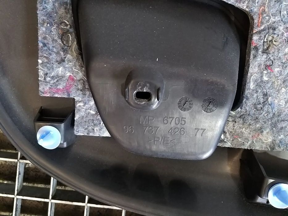Capac masca haion peugeot 208 1 ca cc 9673742677
