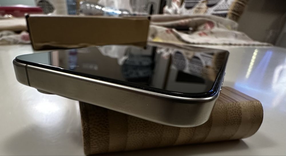 Продавам iPhone 15 Pro Max