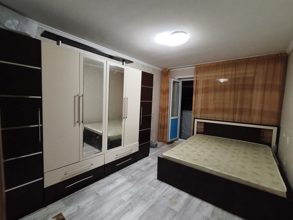 Продам спальный гарнитур