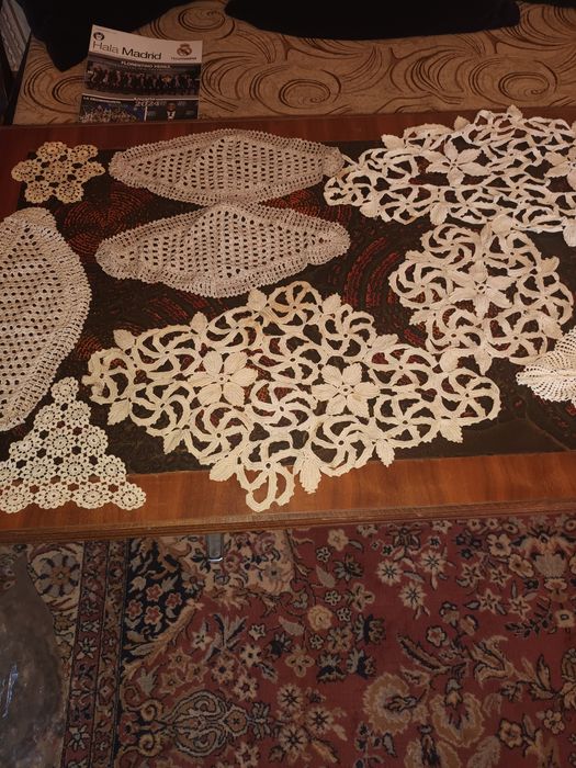 Сет от ръчно изработени плетива на една кука