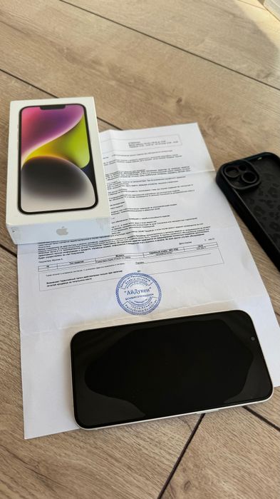 Продам Айфон 14.