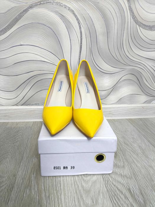 Туфли женские жёлтые