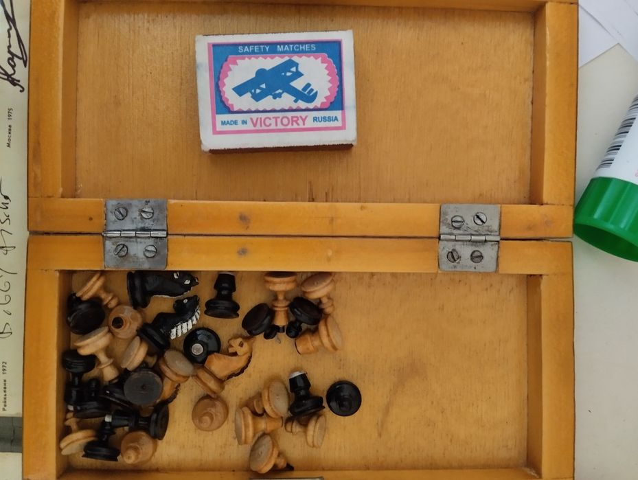 Шахматы продам корболитовые