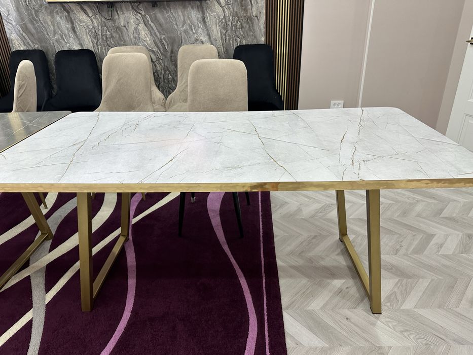 Продам стол почти новый