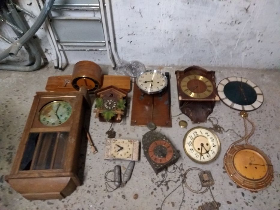 Vind piese pentru pasionații de ceasuri de perete cu gong și pendul