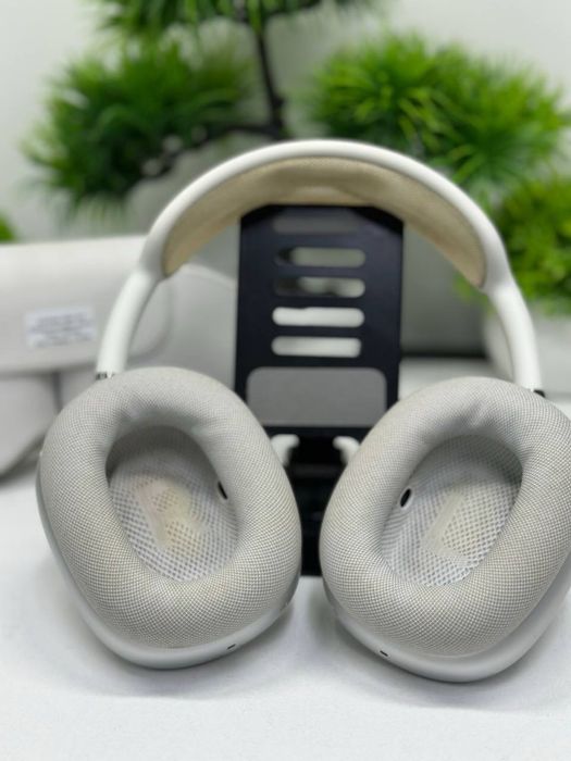 AirPods Max  Комплектация: чехол;