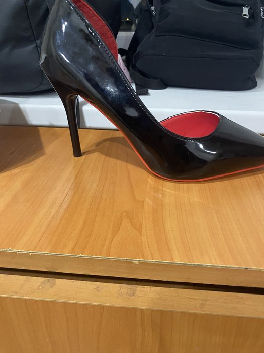 Туфли новые каблук 8 см размер 38