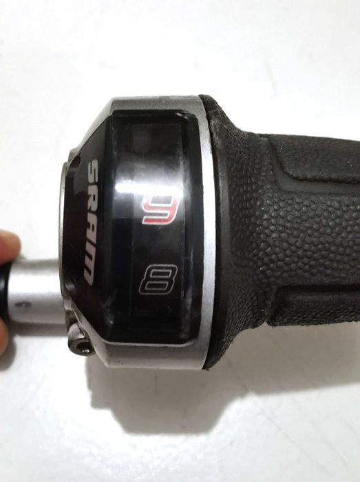 Задна капла колело с 9 вътрешни скорости SRAM i-Motion 28"