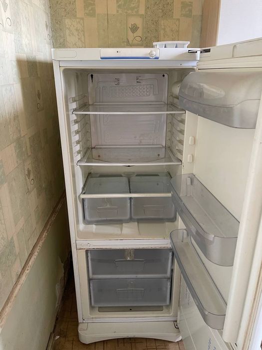 Холодильник Indesit